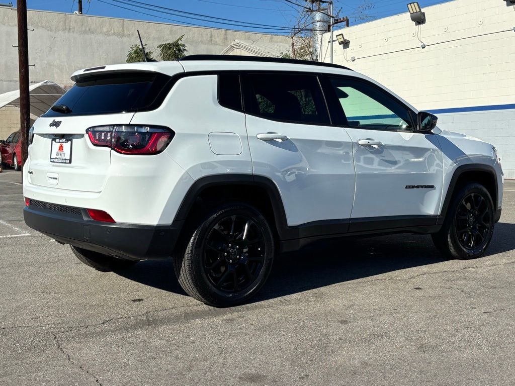 Used 2025 Jeep Compass Latitude w/ Convenience Group image 4