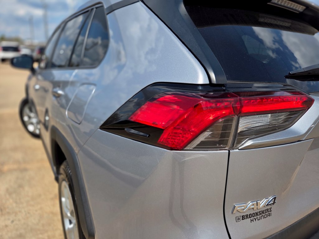 Used 2022 Toyota RAV4 LE FWD image 33