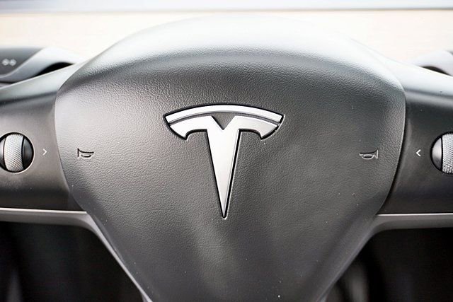 Used 2024 Tesla Model Y Long Range image 41