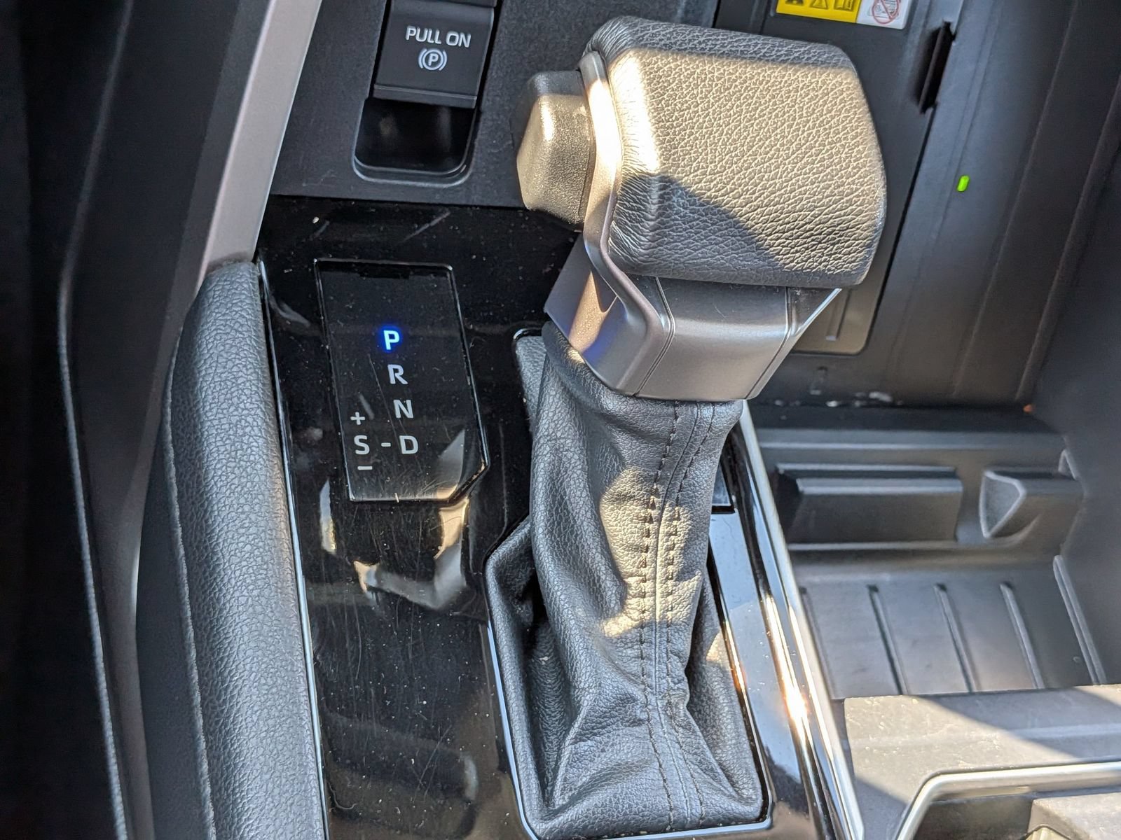 Used 2023 Toyota Tundra Limited w/ Power Package AWD/4WD image 25