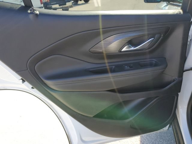 Used 2024 GMC Terrain SLT FWD image 17