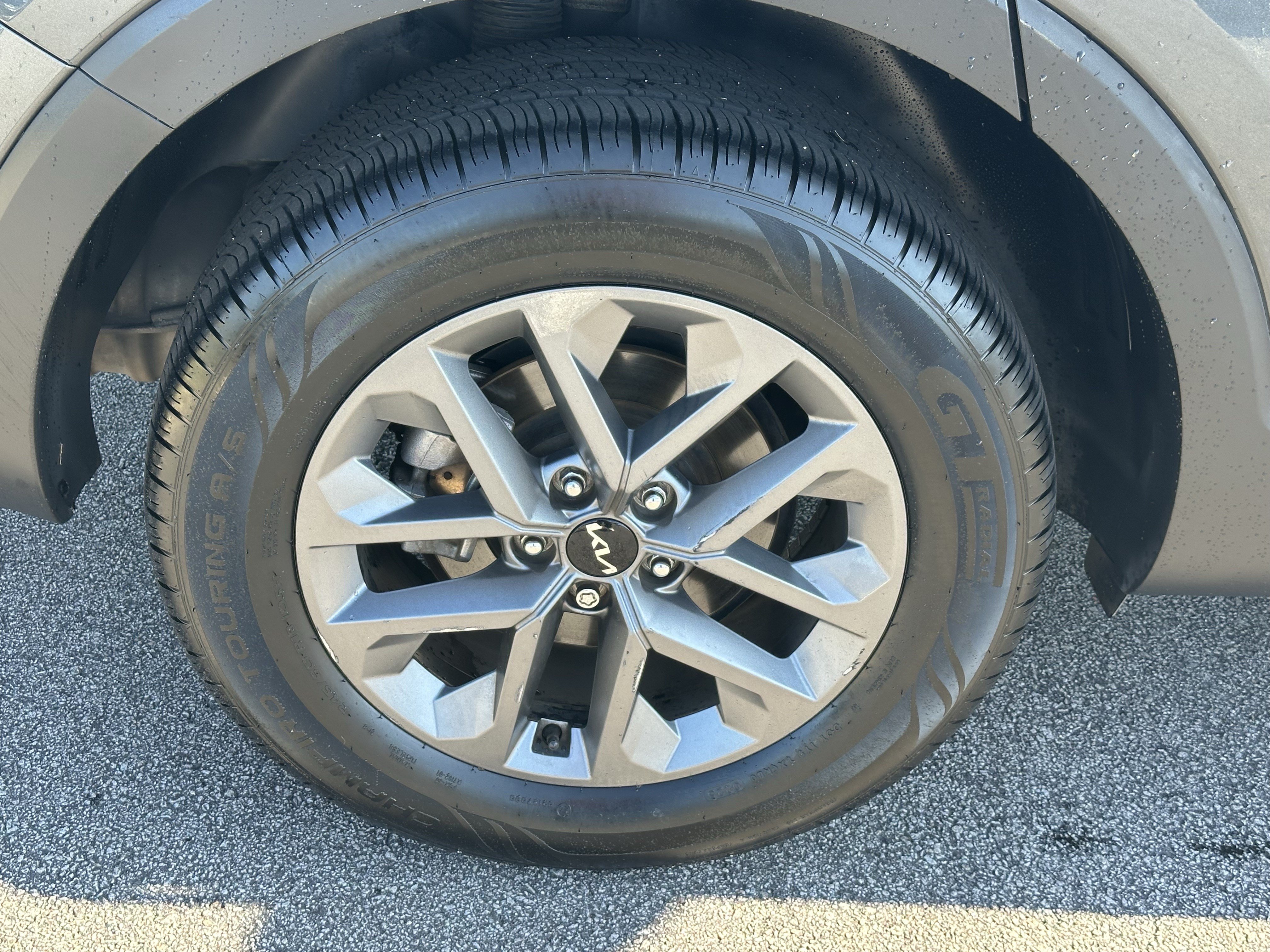 Used 2024 Kia Telluride LX FWD image 17