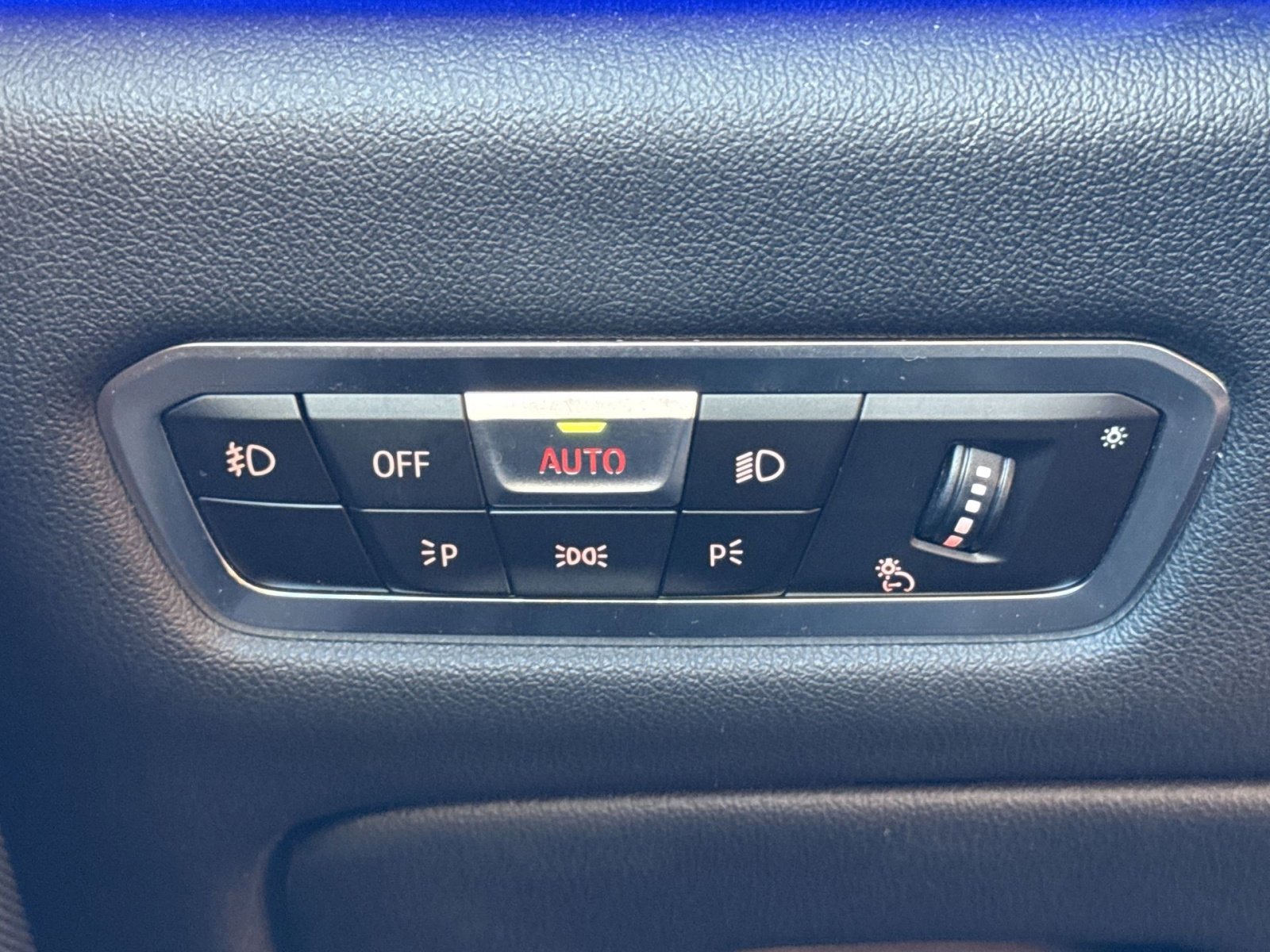 Certified 2022 BMW X7 xDrive40i w/ Premium Package image 25