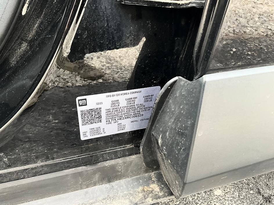 Used 2024 Chevrolet Trax LT w/ Sunroof Package image 35