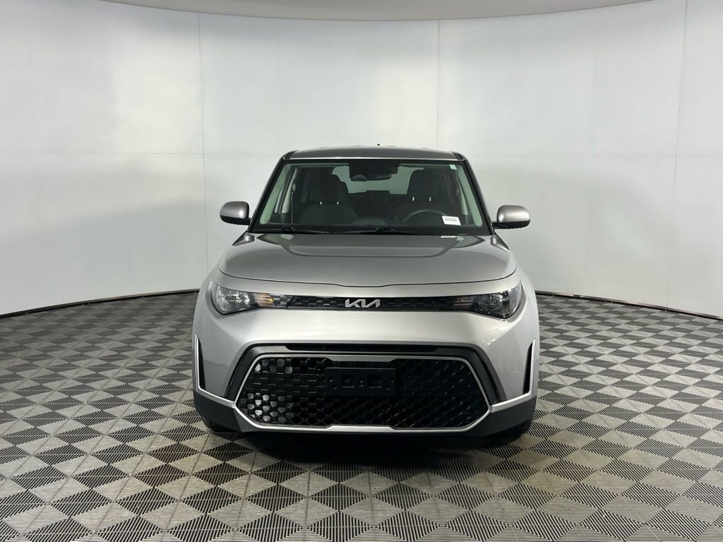 Used 2025 Kia Soul LX image 5
