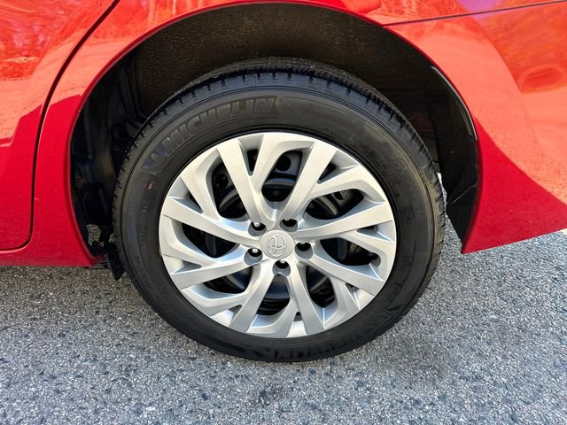 Used 2018 Toyota Corolla LE FWD image 13