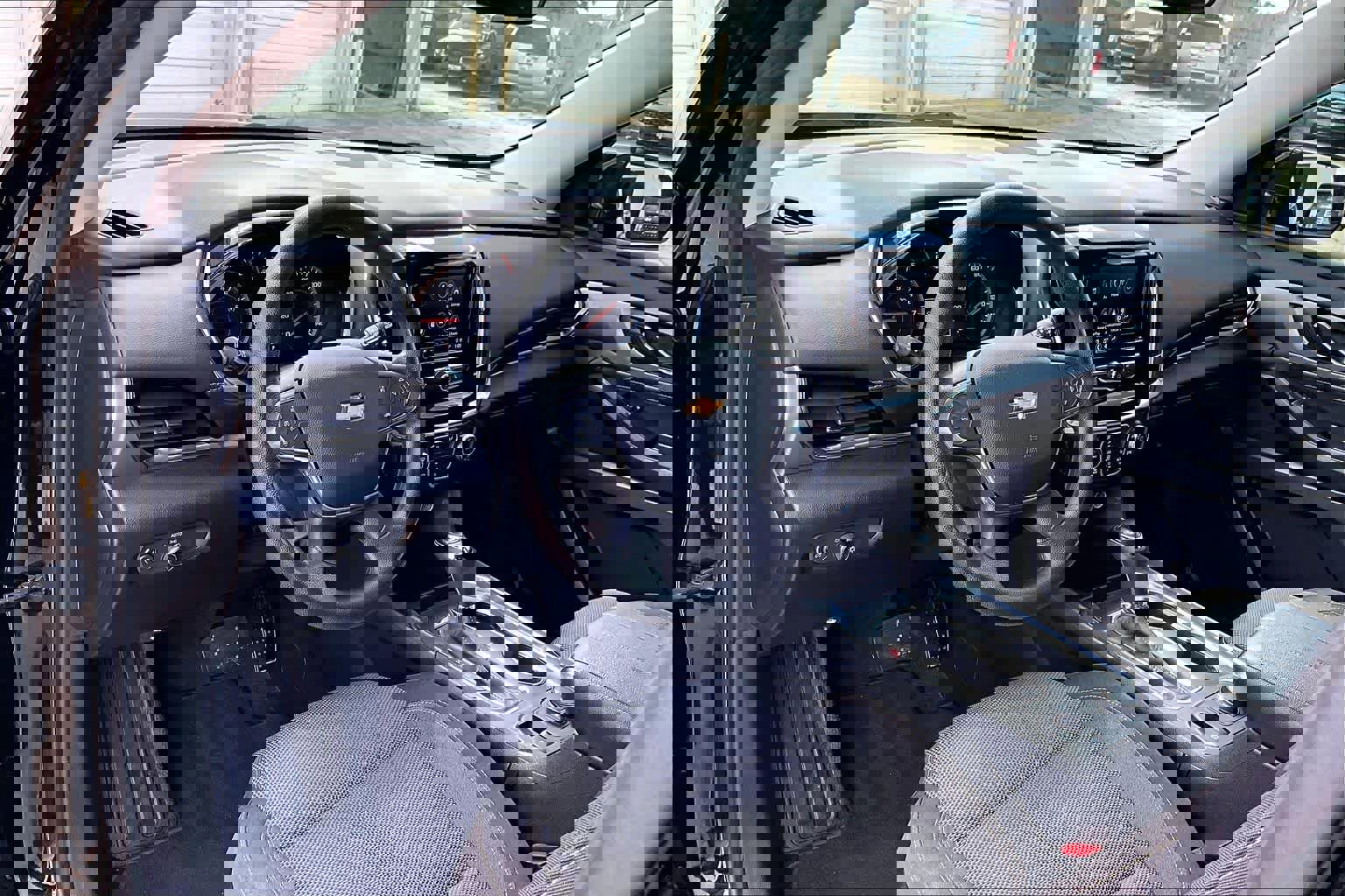 Used 2020 Chevrolet Traverse LS image 16