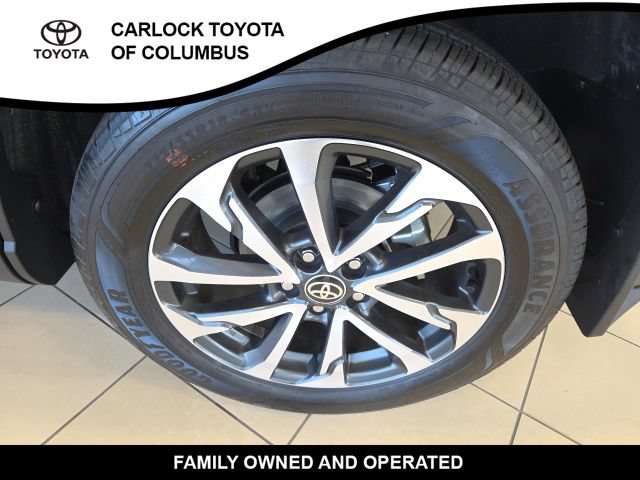 Used 2024 Toyota Corolla Cross XLE w/ Convenience Package FWD image 11