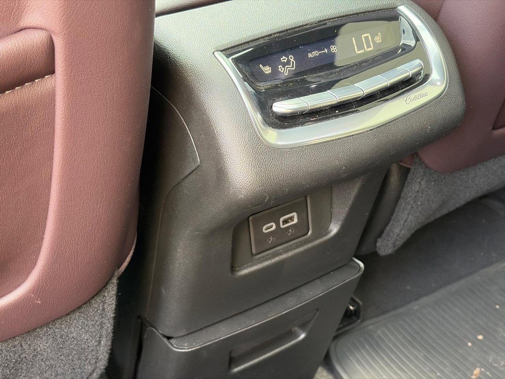 Certified 2024 Cadillac XT6 Premium Luxury image 8