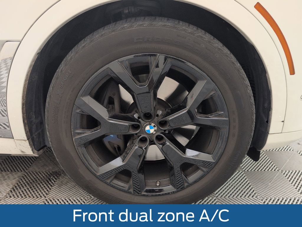 Used 2022 BMW X7 xDrive40i w/ Executive Package AWD/4WD image 21