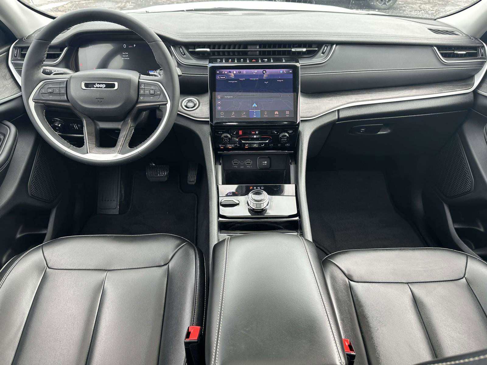 Used 2023 Jeep Grand Cherokee Limited image 14