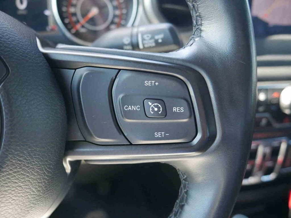 Certified 2023 Jeep Gladiator Willys image 36