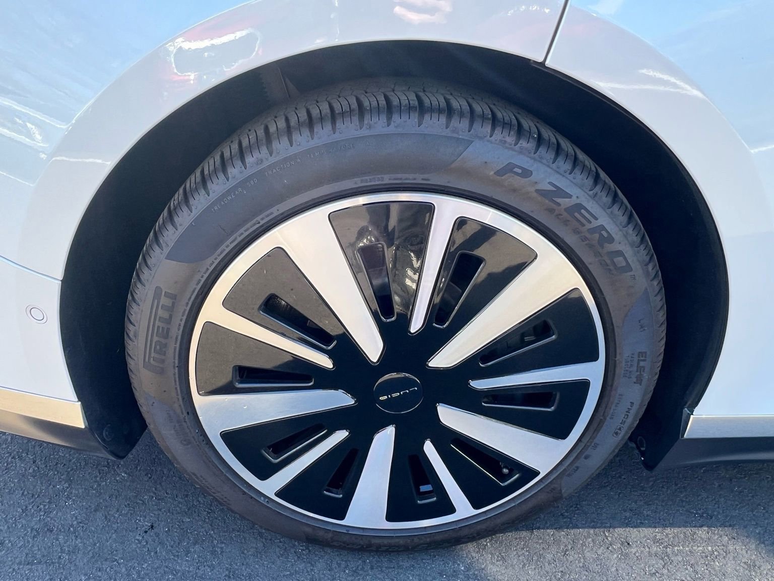 Used 2024 Lucid Air Touring image 12