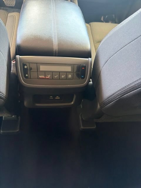 Used 2025 Nissan Pathfinder SV FWD image 25