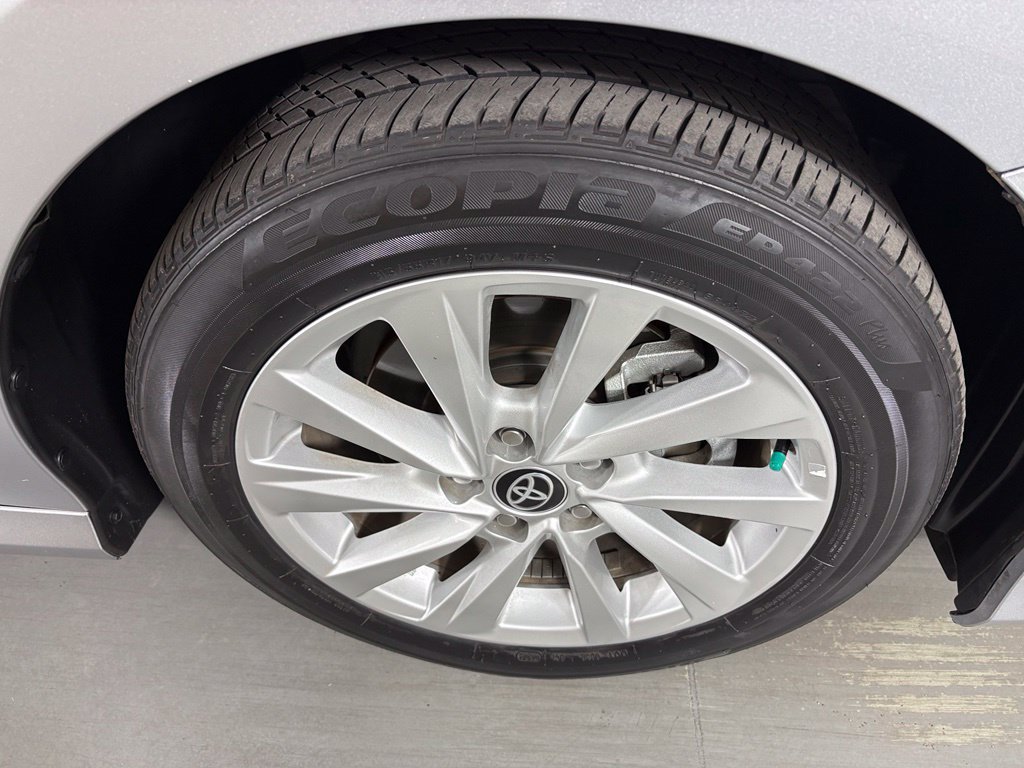 Used 2024 Toyota Camry LE FWD image 11