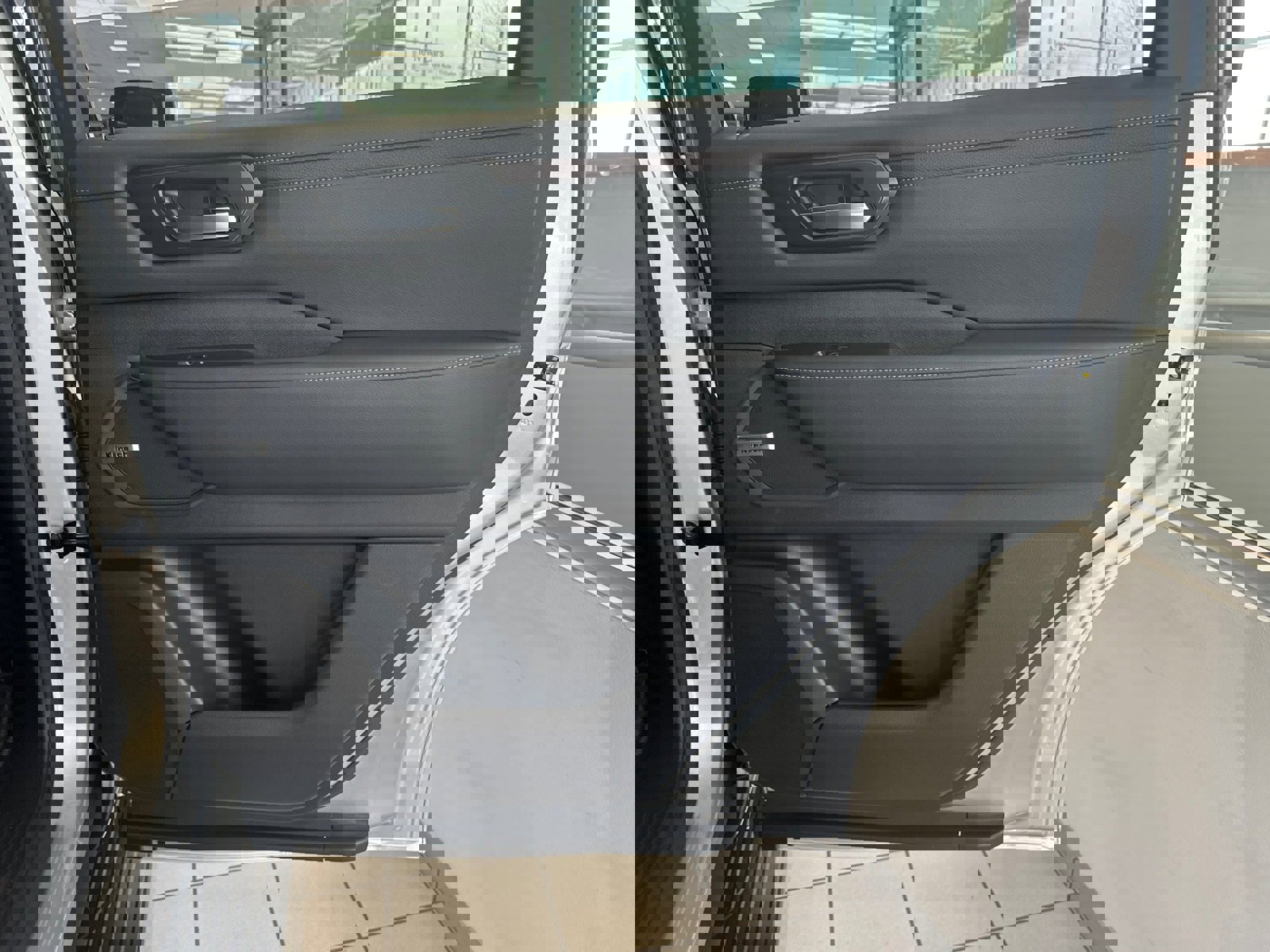 New 2025 Nissan Armada SL w/ Captain's Chari Seat Package image 11