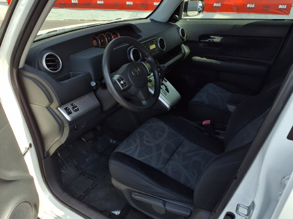 Used 2012 Scion xB FWD image 17
