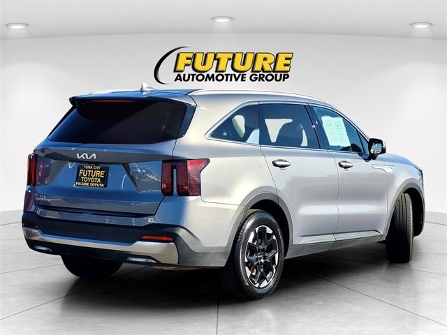 Used 2024 Kia Sorento S image 5