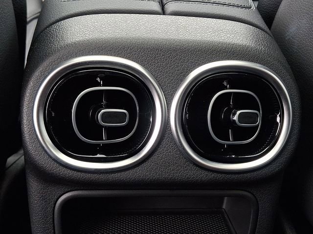 Used 2025 Mercedes-Benz GLC 300 4MATIC image 11