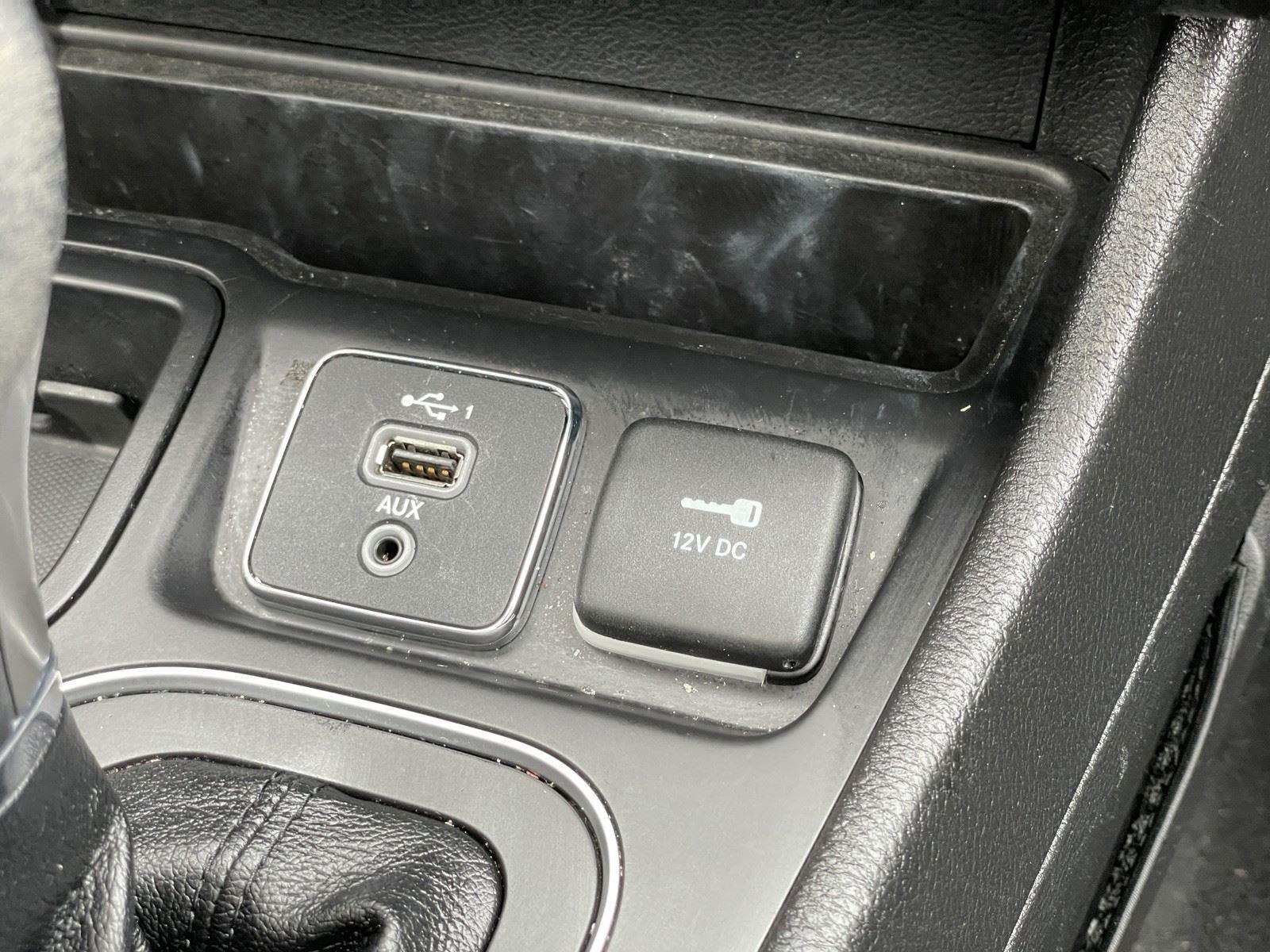 Certified 2021 Jeep Cherokee Latitude Lux 80th Anniv w/ Quick Order Package 26U 80TH FWD image 27