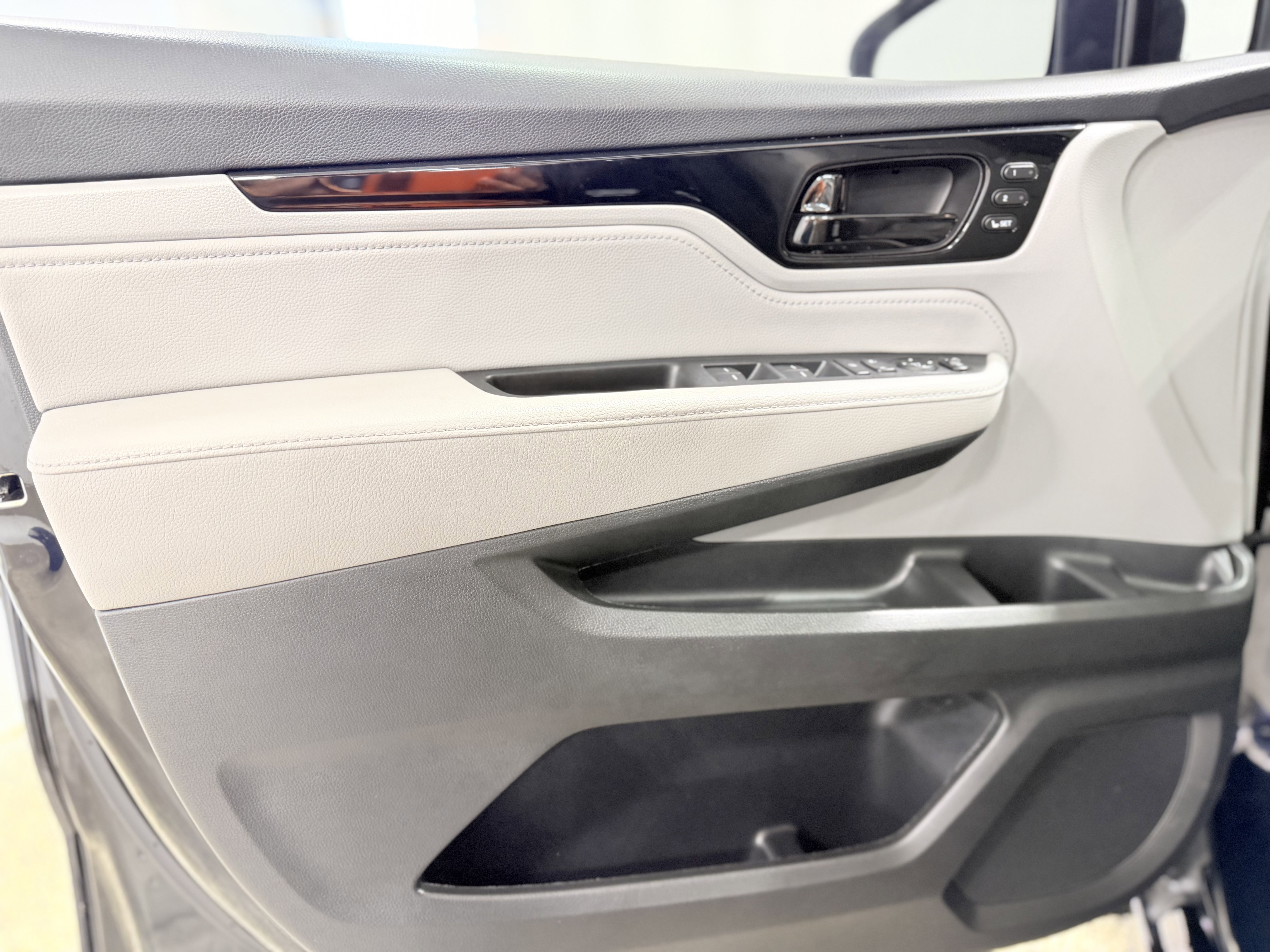 Used 2022 Honda Odyssey Touring image 13