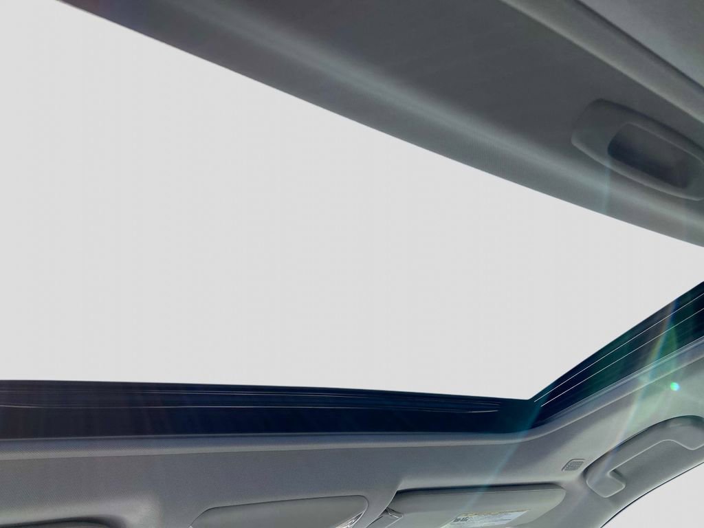 Used 2024 Toyota RAV4 XLE w/ Convenience Package image 10