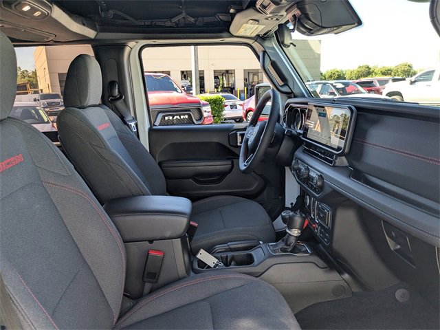 Used 2024 Jeep Wrangler Rubicon w/ Safety Group image 15