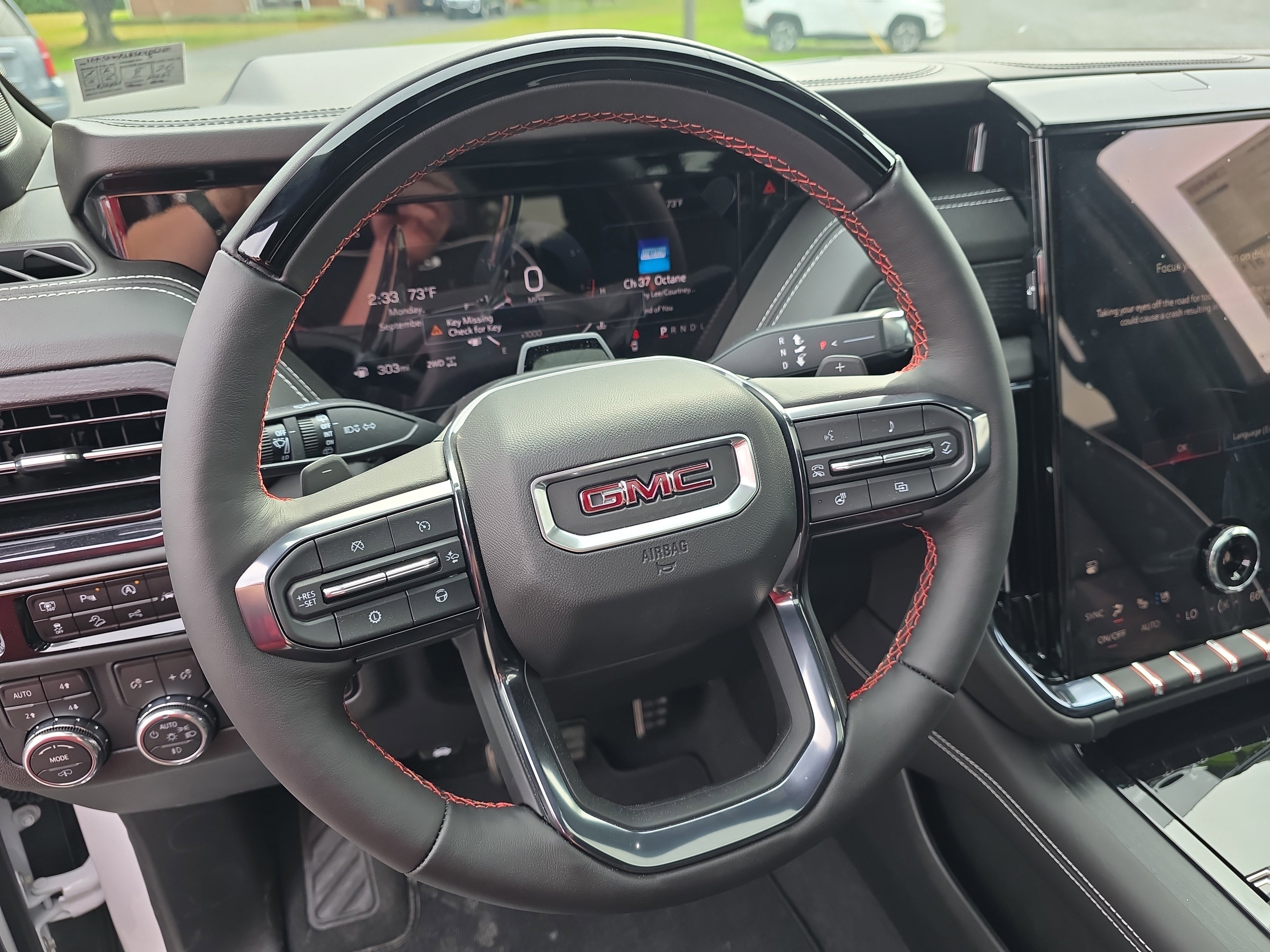 New 2025 GMC Yukon XL AT4 Ultimate image 17