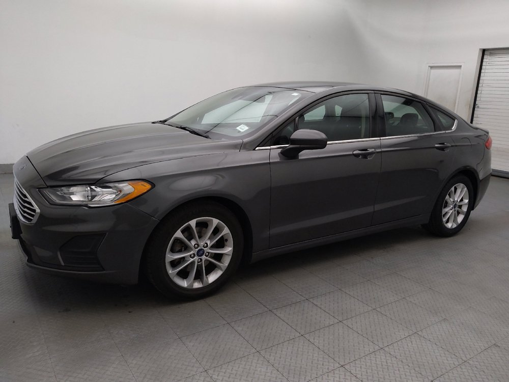 Used 2019 Ford Fusion SE FWD image 2