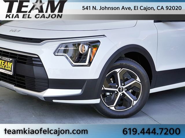 Certified 2024 Kia Niro LX FWD image 3