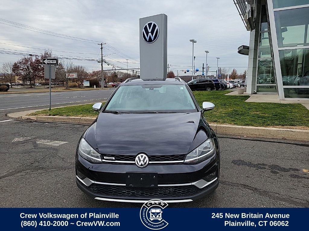 Used 2018 Volkswagen Golf Alltrack SE image 2