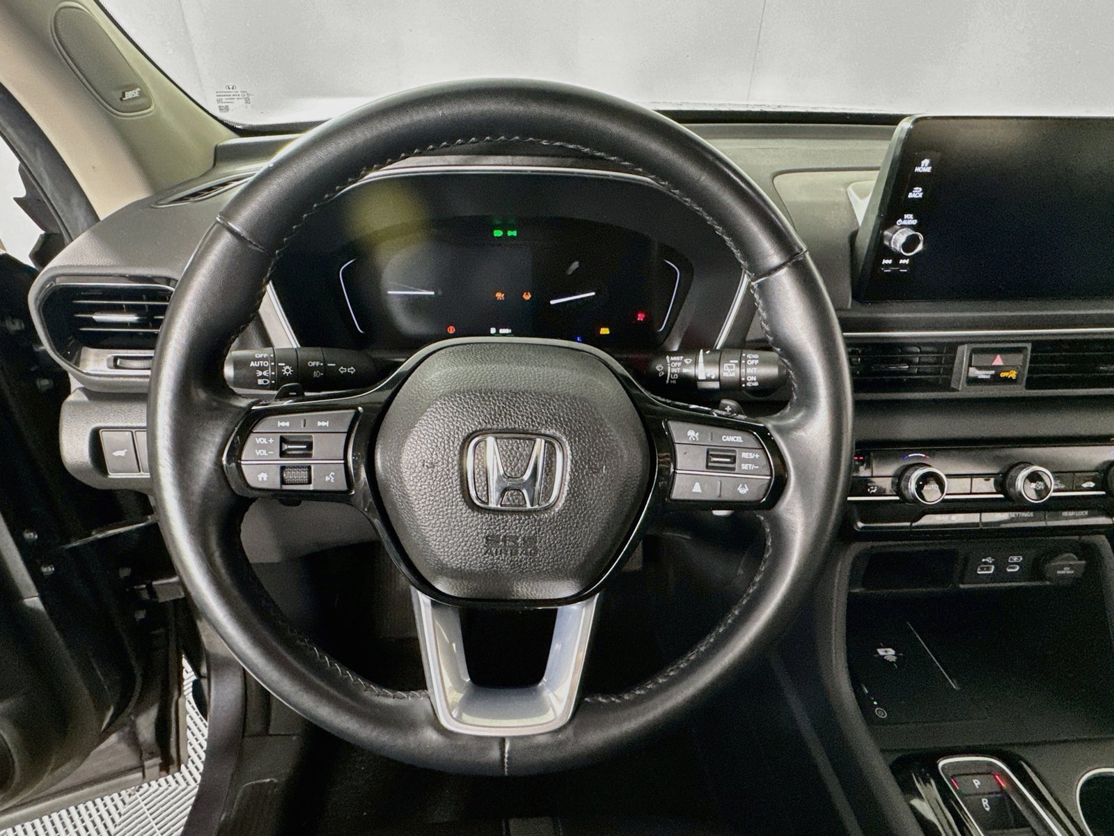 Used 2024 Honda Pilot Touring image 13