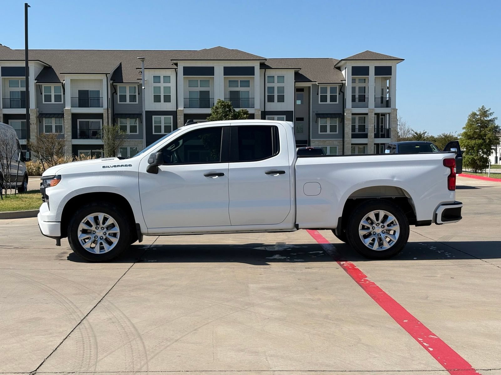 Certified 2025 Chevrolet Silverado 1500 Custom RWD image 4