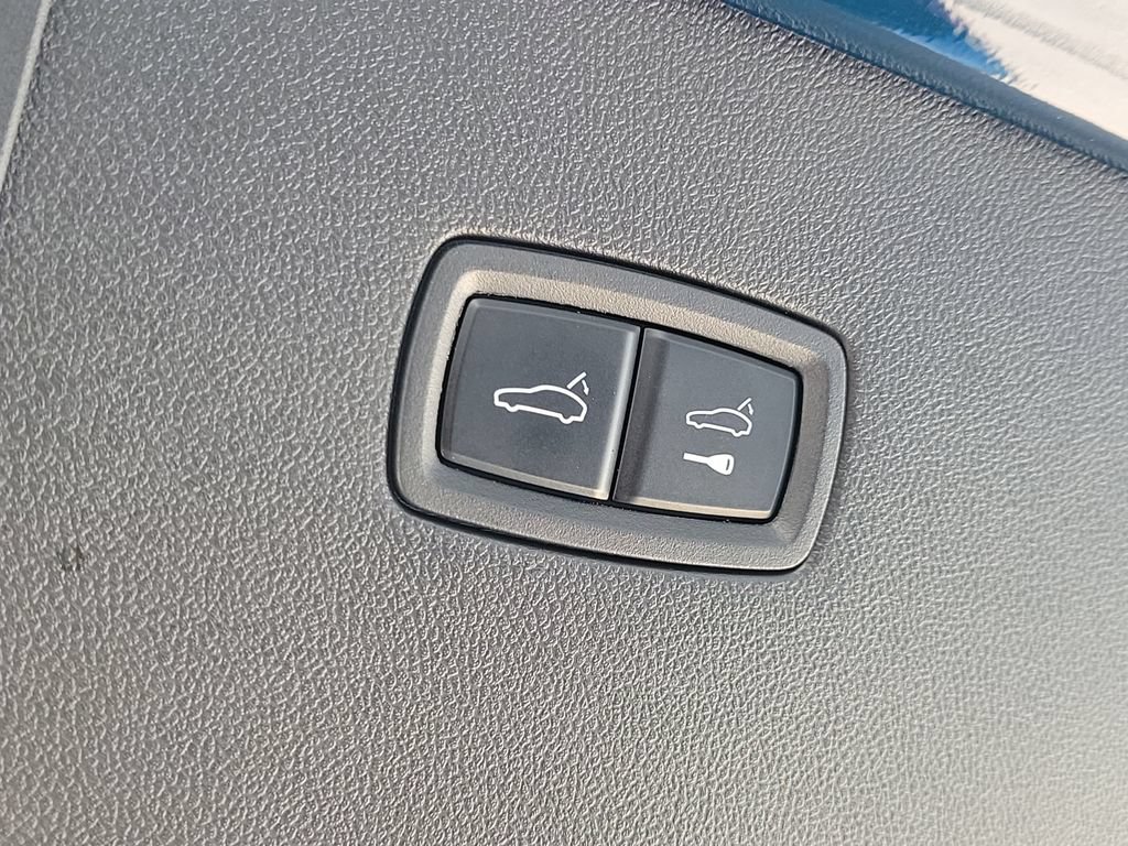 Certified 2025 Porsche Cayenne S AWD/4WD image 18