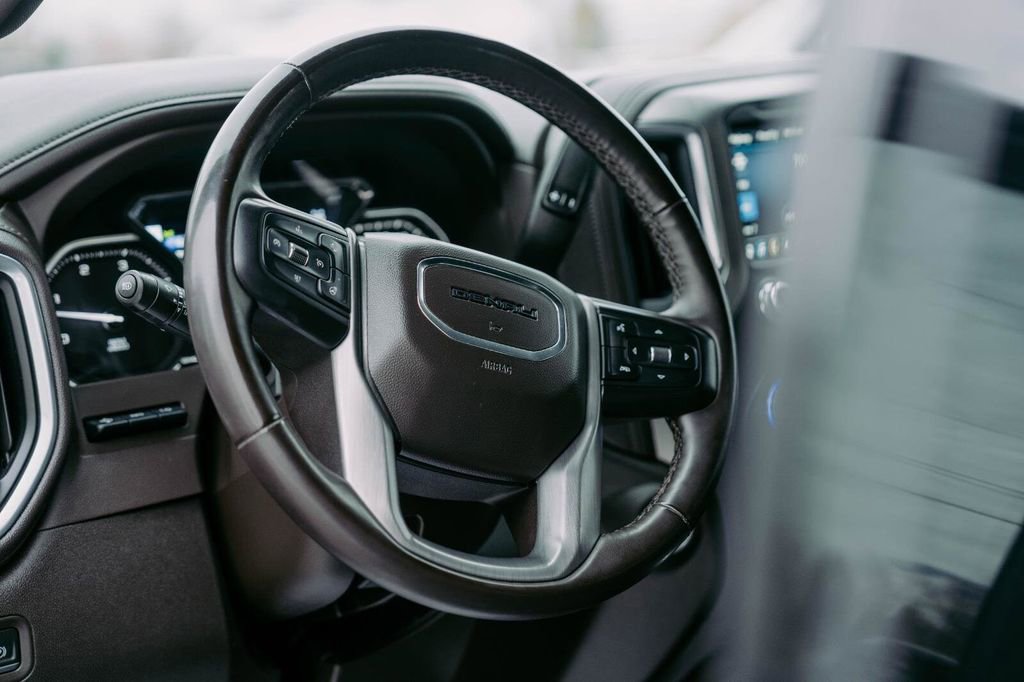 Used 2023 GMC Sierra 2500 Denali w/ Denali Black Diamond Edition image 14