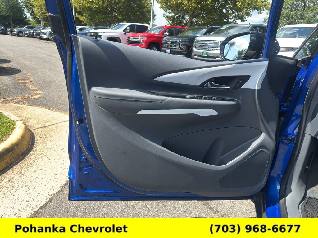 Used 2020 Chevrolet Bolt LT FWD image 21