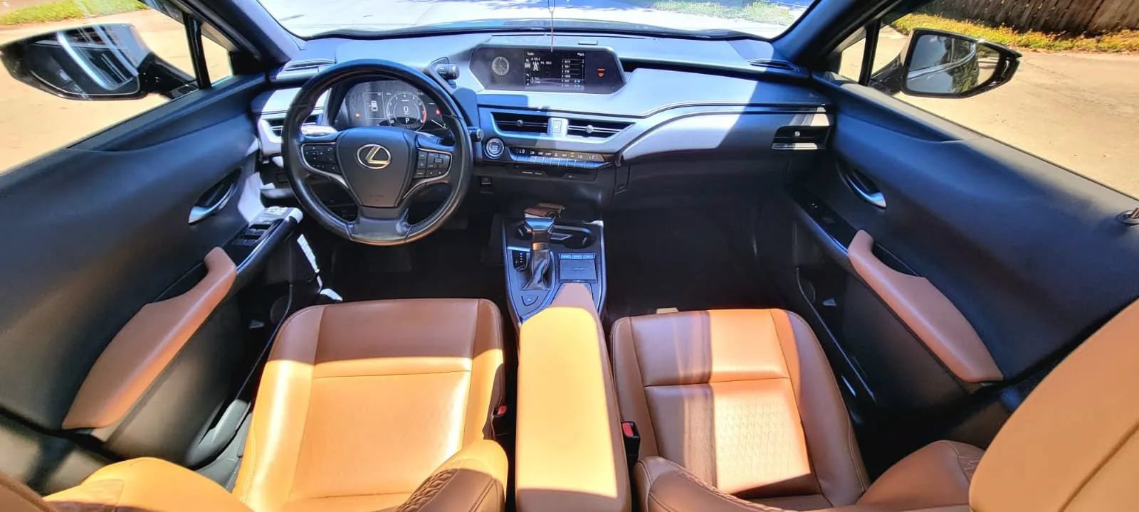 Used 2021 Lexus UX 200 w/ Accessory Package (Z2) FWD image 6