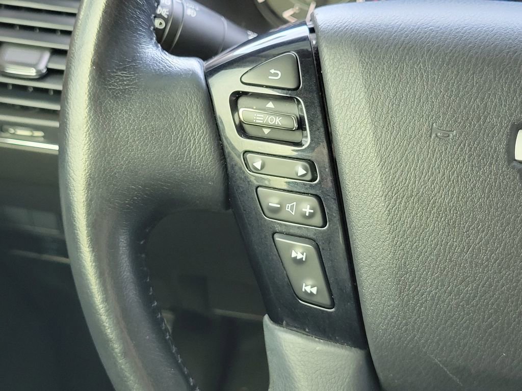 Used 2022 Nissan Armada SL w/ Captain's Chairs Package image 31