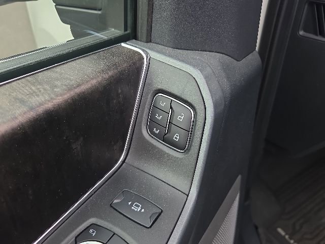 Used 2024 Ford F250 Lariat w/ Lariat Ultimate Package AWD/4WD image 23