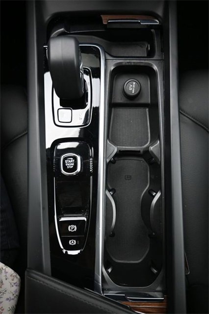 Used 2023 Volvo S60 B5 Plus image 11