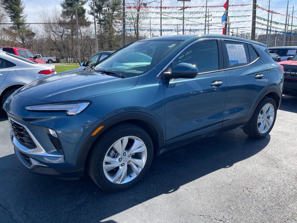 Used 2024 Buick Encore GX Preferred w/ Comfort Package image 2