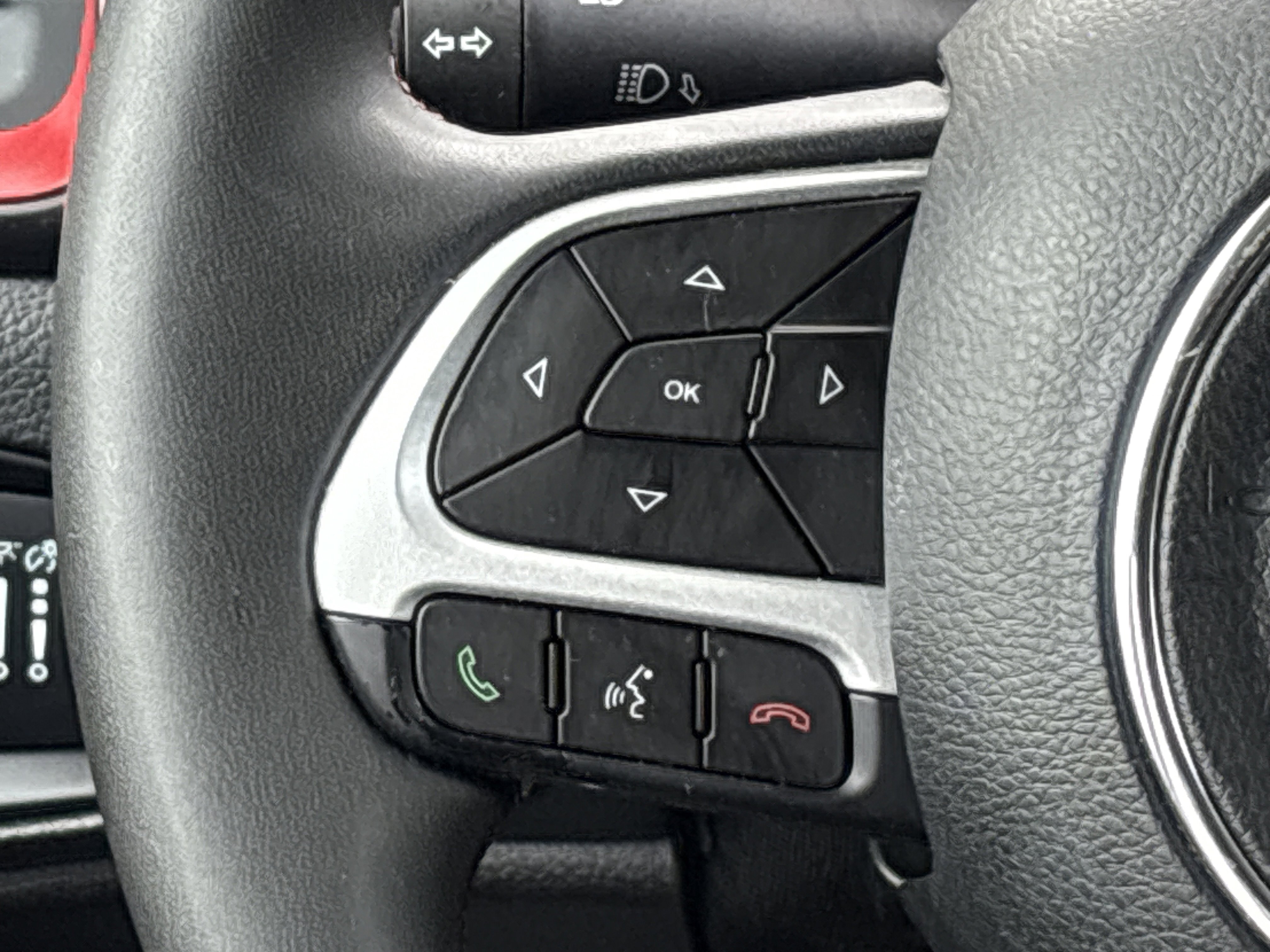 Certified 2023 Jeep Renegade Trailhawk AWD/4WD image 21
