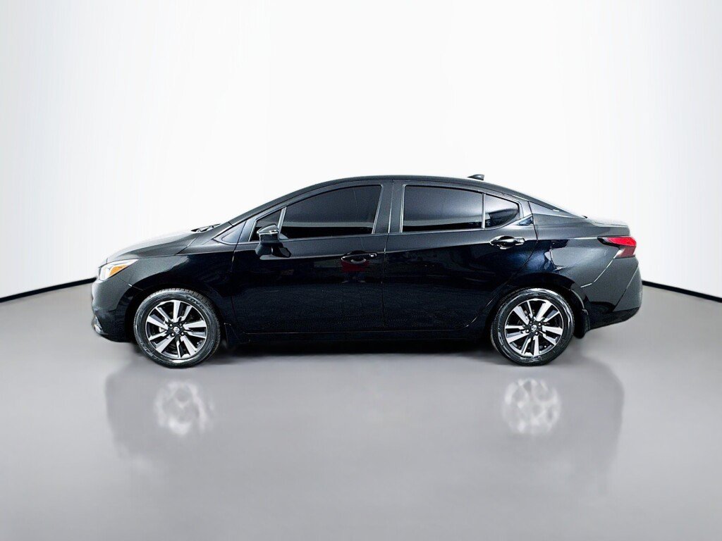 Used 2020 Nissan Versa SV FWD image 2