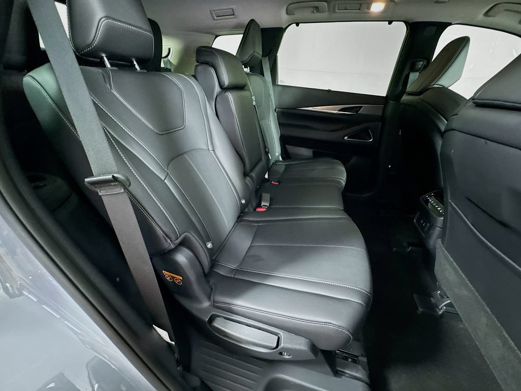 Certified 2026 INFINITI QX60 Luxe w/ Cargo Package AWD/4WD image 38