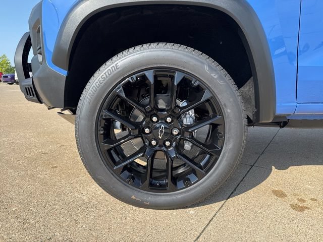 New 2026 Chevrolet Colorado Trail Boss w/ Off-Road Front Bumper Package AWD/4WD image 12
