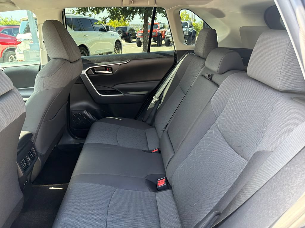 Used 2024 Toyota RAV4 XLE FWD image 34