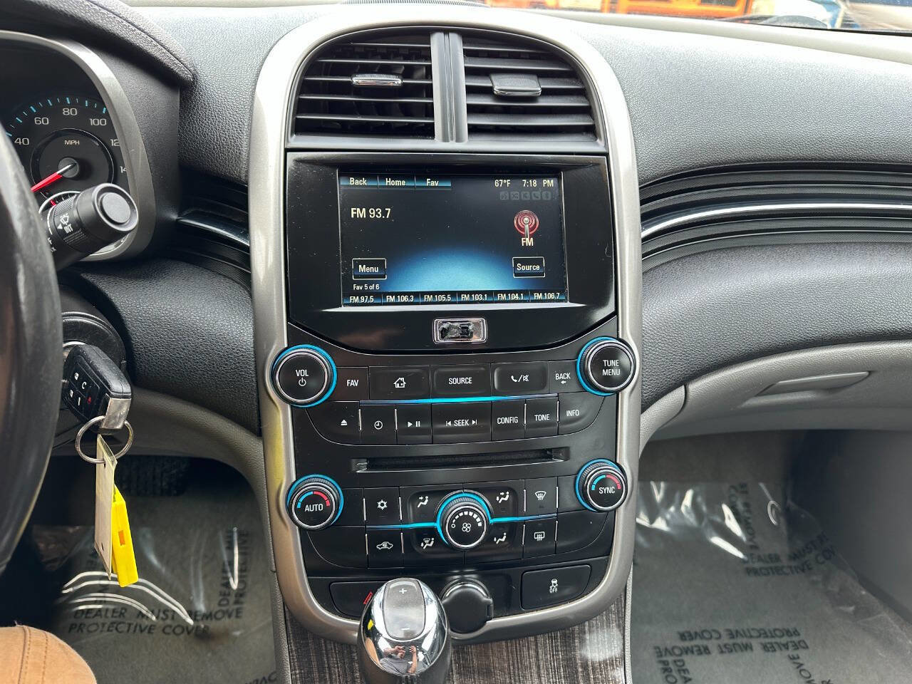 Used 2015 Chevrolet Malibu LT FWD image 33