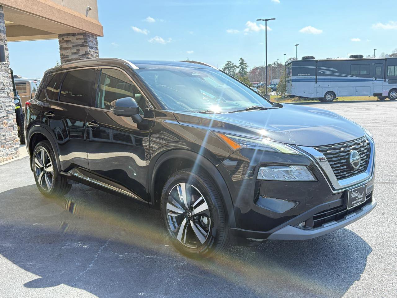 Used 2021 Nissan Rogue SL w/ Premium Package image 6