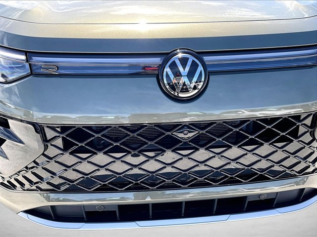 Used 2026 Volkswagen Tiguan SEL R-Line AWD/4WD image 30
