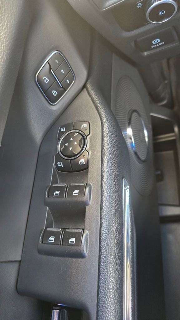 Used 2023 Ford Expedition Max XLT image 25